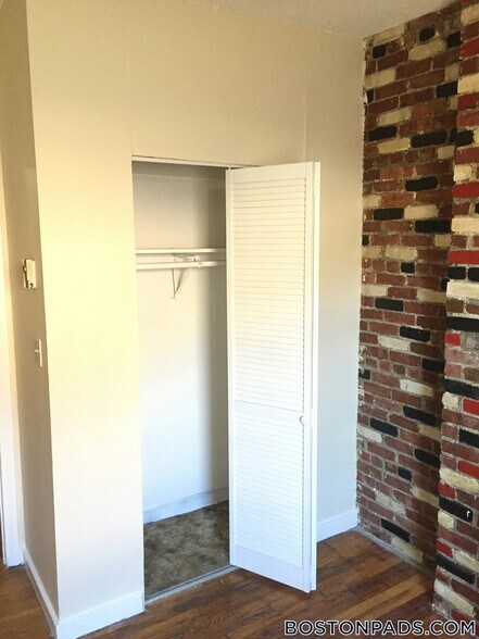 Building Photo - 886 Huntington Ave