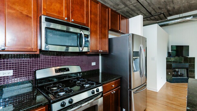 Building Photo - 1110 W 15th St