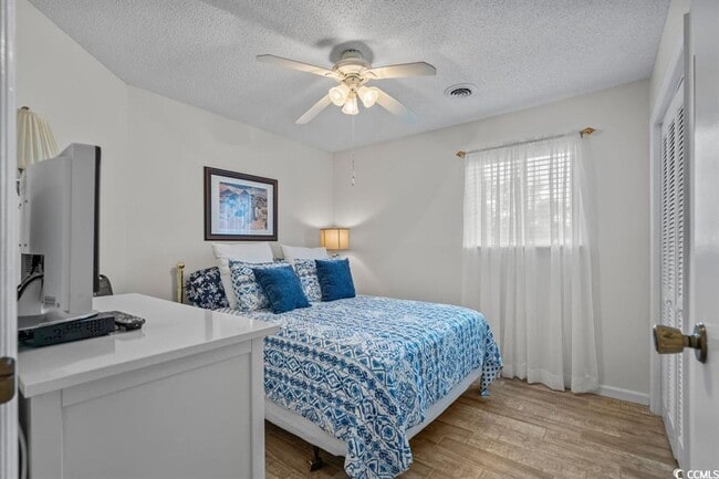 Building Photo - Ground floor, 2 bedroom, 2 bath- 10 mins to Surfside Beach.