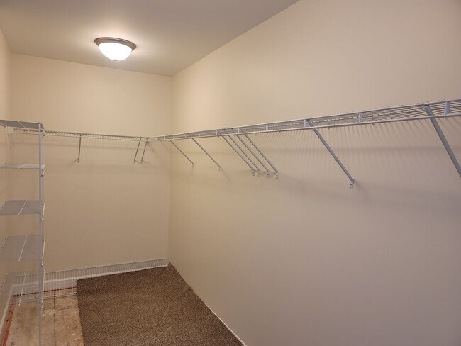 Building Photo - Immaculate 4 Bedroom, 3.5 Bath Home Located in Established Neighborhood. Minutes from Fort Bragg!