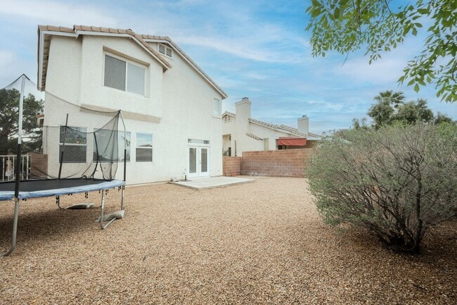 Building Photo - Honey, I’m Home! This Lovely 3 Bedroom, Two-Story Home Is Located In Summerlin.