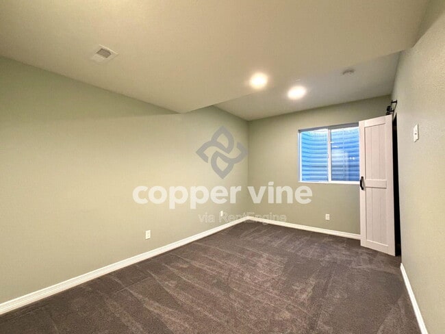 Building Photo - 5189 Thistle Dr