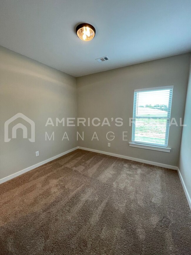 Building Photo - Home for Rent in Tuscaloosa, AL!!! Sign a ...