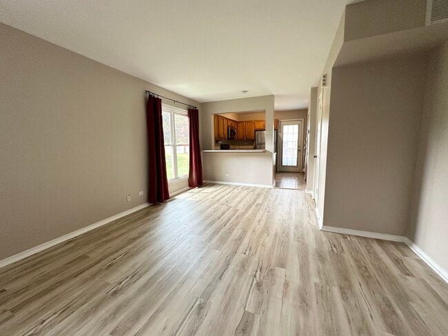 Building Photo - 2450 Devonshire Ct