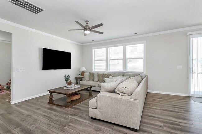 Building Photo - 17022 Carolina Pine Row