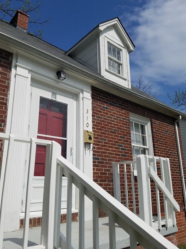 Building Photo - 310 Ridge St NW