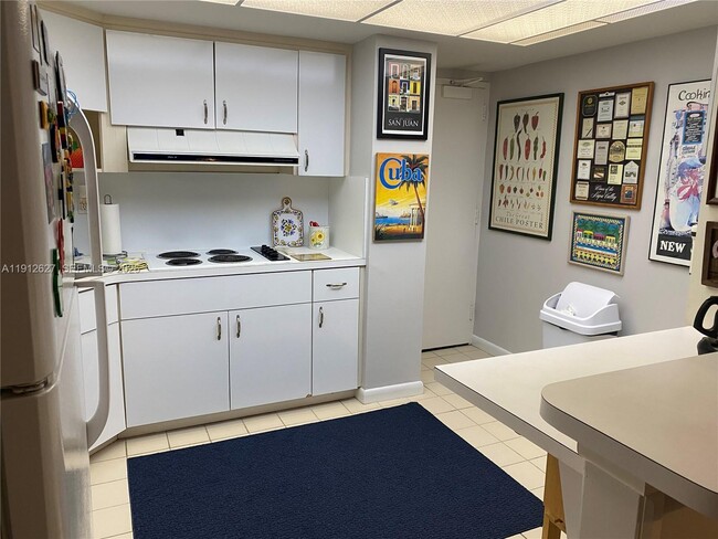 Building Photo - 3800 Galt Ocean Dr