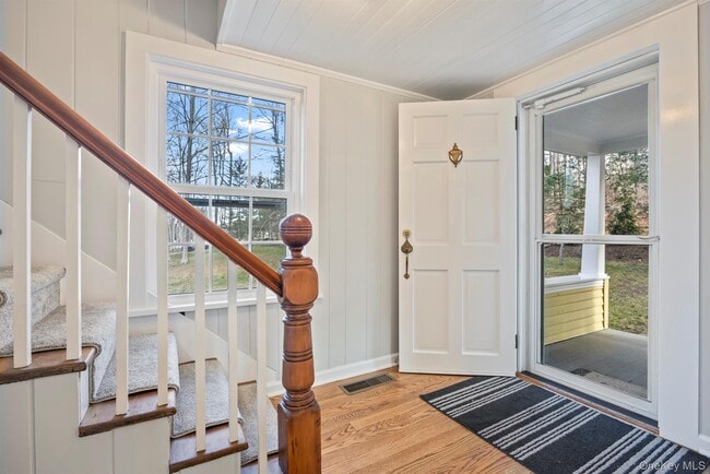 Building Photo - 6 Starr Ridge Rd