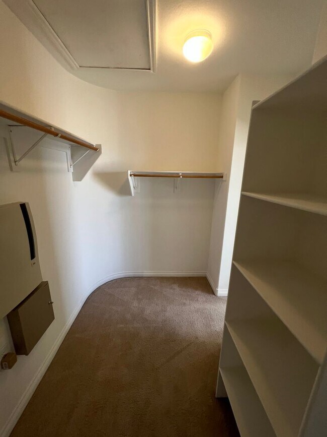 Building Photo - ALIANTE MASTER PLAN COMM/ GATED *5 BEDROOM...