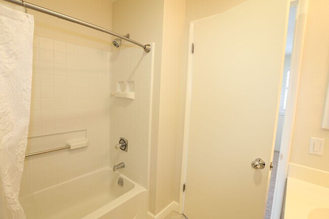 Building Photo - Havens at I'i Vistas - 1/1/2 parking (Mili...