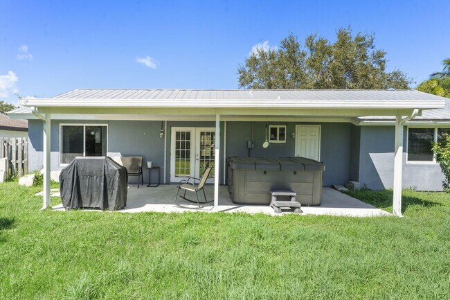 Building Photo - 1974 SE Tiffany Ave