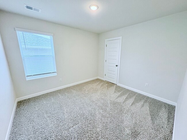 Building Photo - 220 Coulter Ct