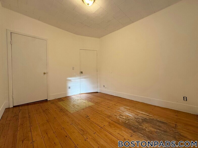 Building Photo - 2 Torpie St