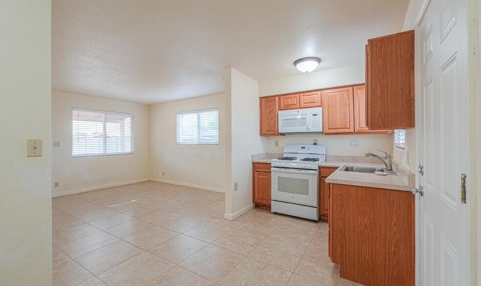 Building Photo - 302 N Morrison Ave