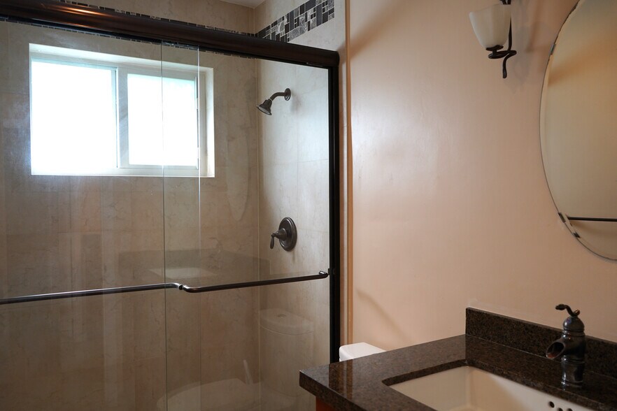 Building Photo - 10703 SW 77th Ct