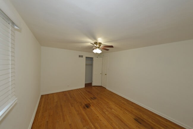 Building Photo - 1275 N Florissant Rd