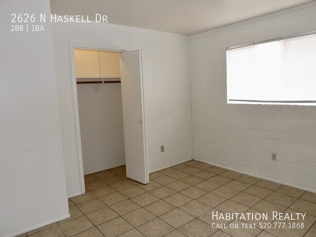 Building Photo - 2626 N Haskell Dr