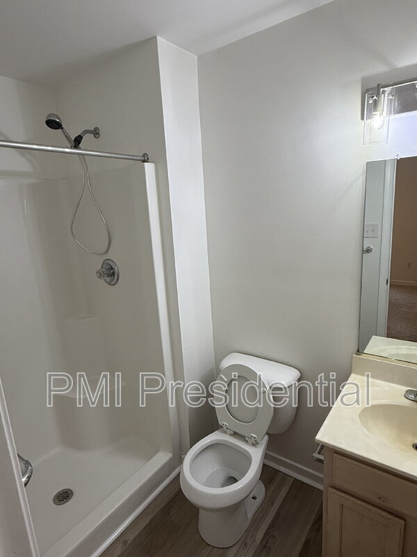 Building Photo - 3912 Sherwood Forest Terrace