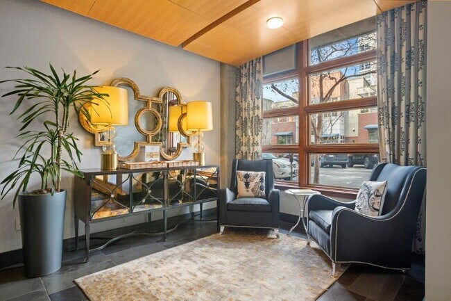 Building Photo - $3,695 - 1 Bed + Den / 1.5 Bath Condo at Parkloft Residence in Downtown San Diego