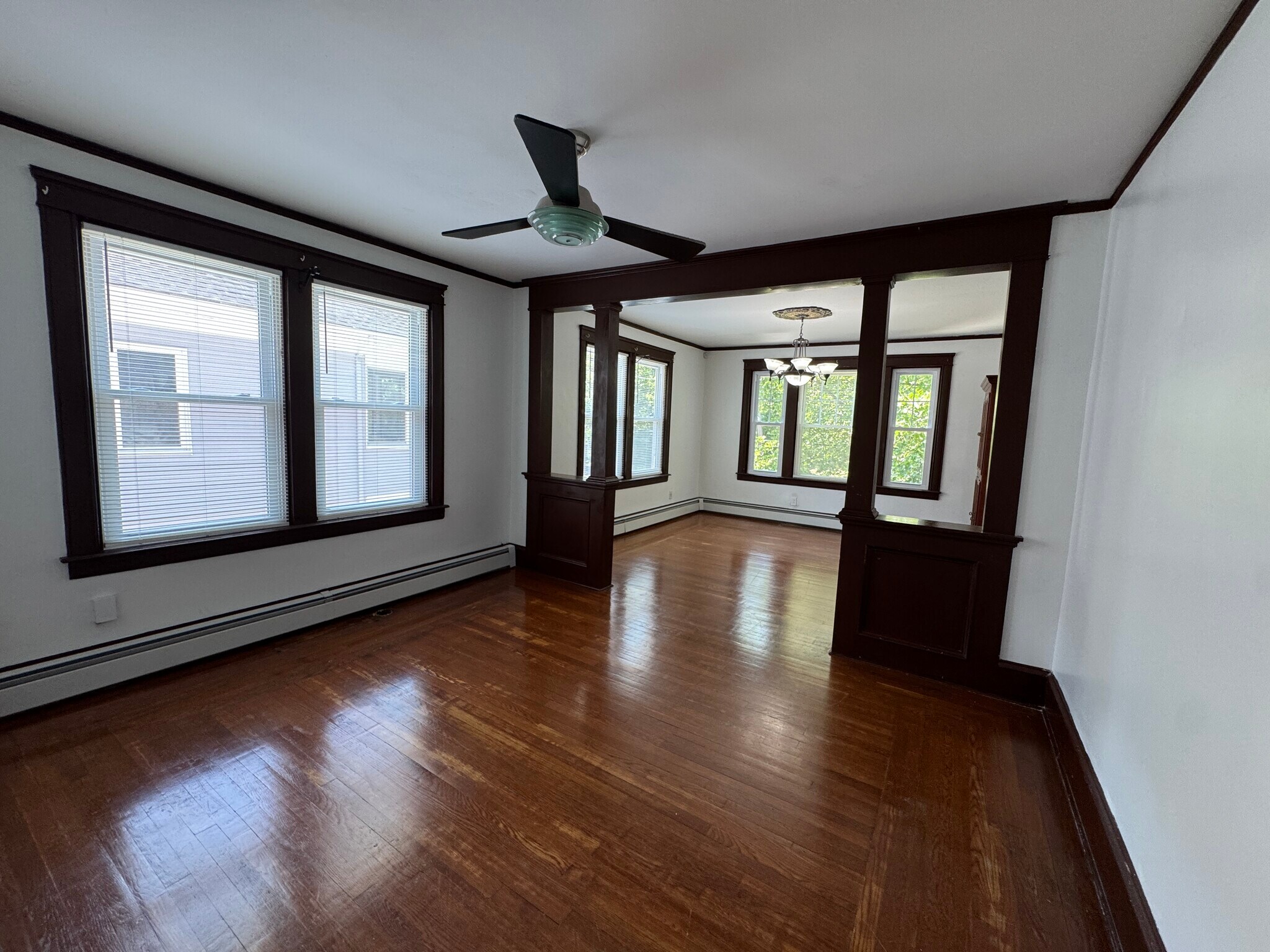 Building Photo - 653 Pleasant Valley Pky