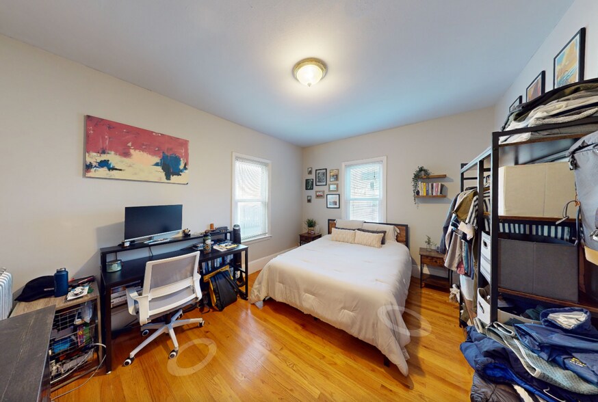 Building Photo - 25 Tufts St