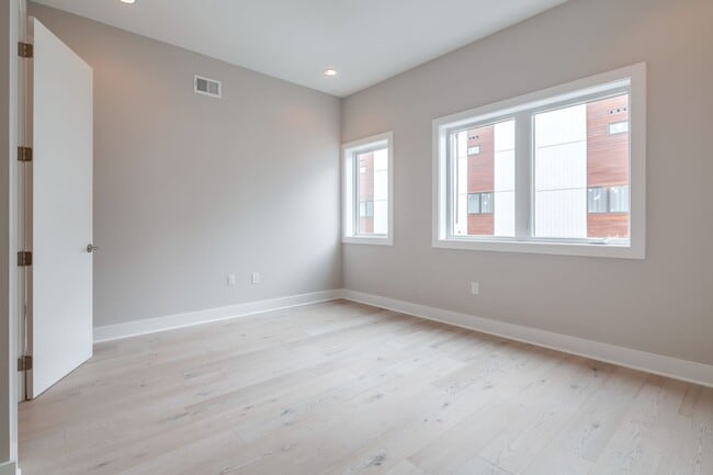 Building Photo - Northern Liberties Townhome