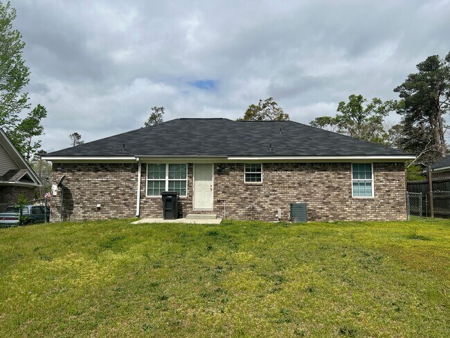 Building Photo - 3544 Mutimer Dr