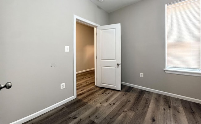 Building Photo - 5411 Trinity St