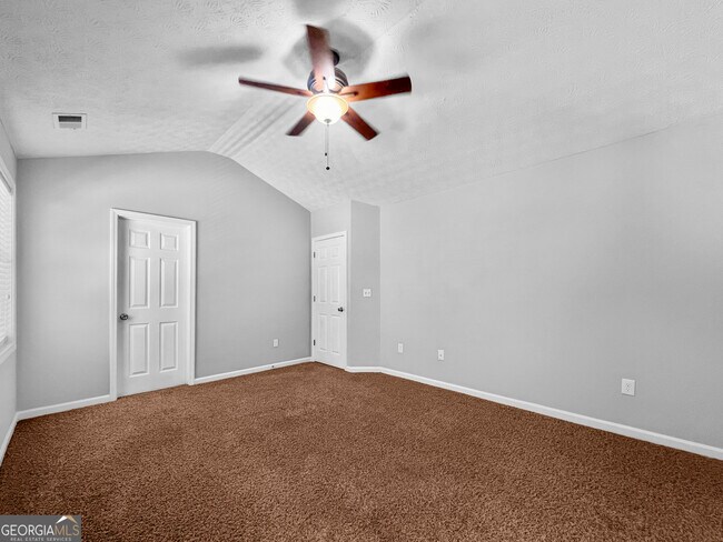 Building Photo - 2058 Greenhill Pass