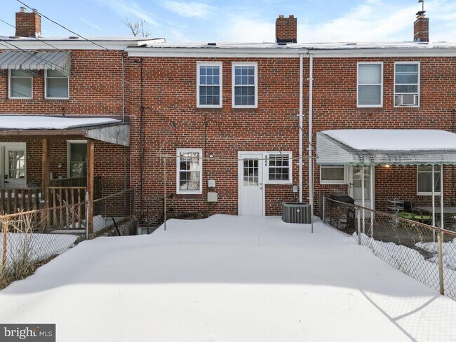 Building Photo - 8556 Willow Oak Rd