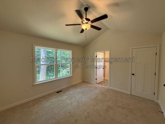Building Photo - 387 Forest Grove Rd