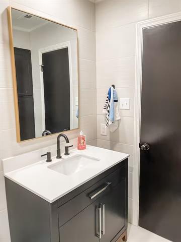 Building Photo - 253 E Stephenson St