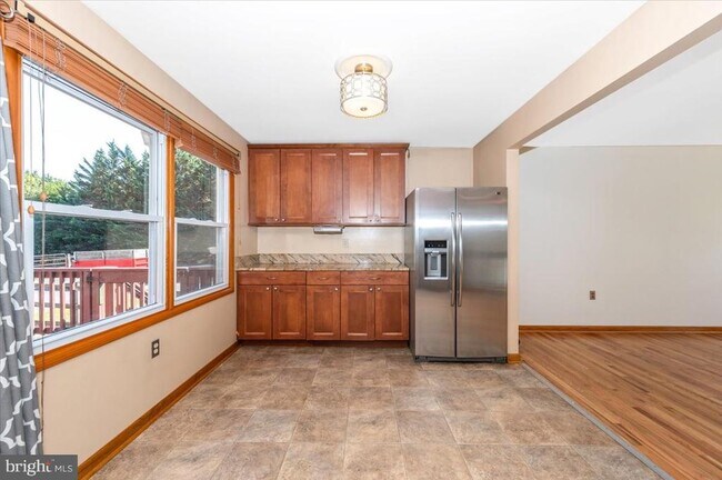 Building Photo - 11584 Liberty Oak Dr