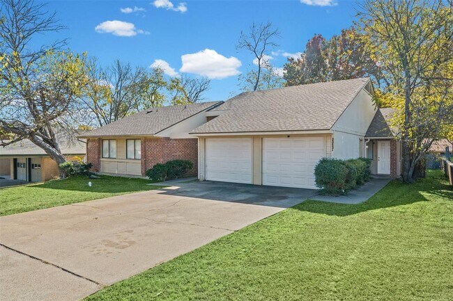 Building Photo - 2313 Paul Revere St