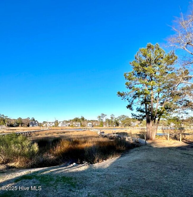 Building Photo - 410 Buccaneer Rd