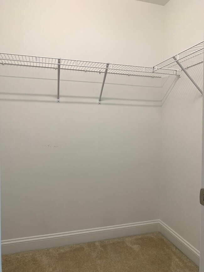 Building Photo - PRIME LOCATION, 3 Bedrooms Suites Apex TH ...