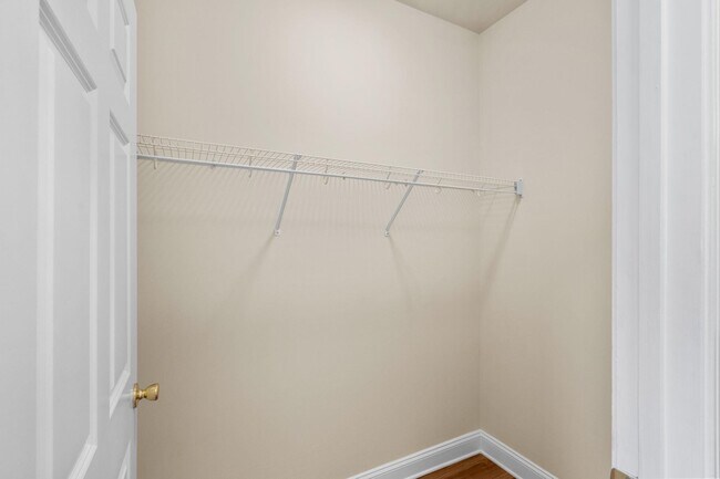 Building Photo - 239 Portsmith Dr