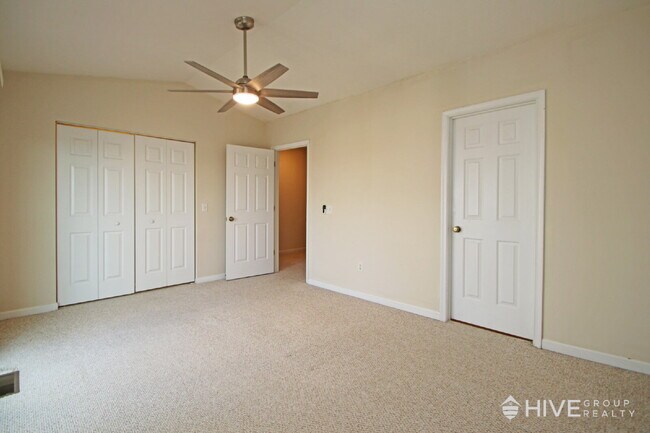 Building Photo - Beautiful Rental with Scenic Views Just Minutes from Downtown Harrisonburg!