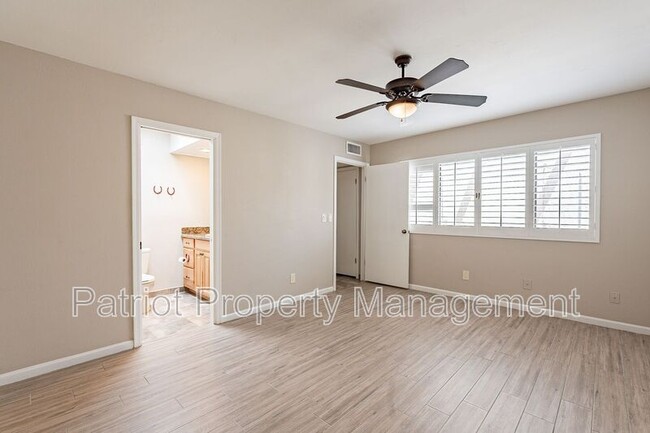 Building Photo - 5658 N 78th Way