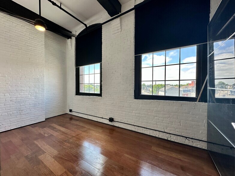 Building Photo - 109 Summer St