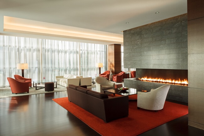 Building Photo - 301 Mission St