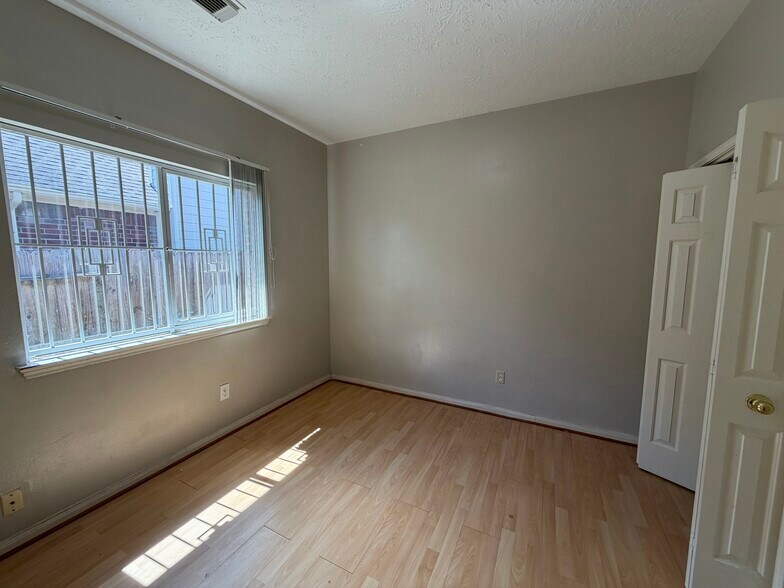 Building Photo - 13403 Agarita Ln