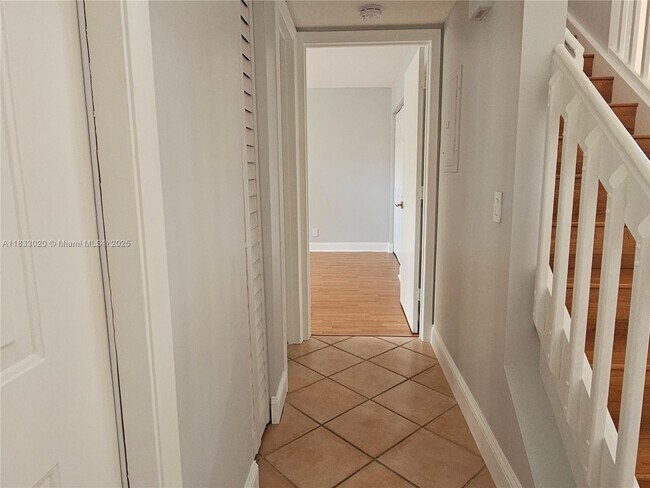 Building Photo - 1359 Springside Dr
