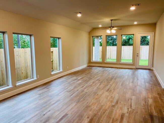 Building Photo - 19119 Friesian Stallion Ln