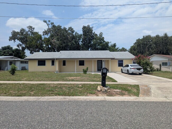 Building Photo - 1521 Normandy Way