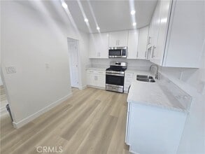 Building Photo - 220 12th St