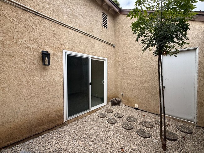 Building Photo - 1422 Eagle Ct