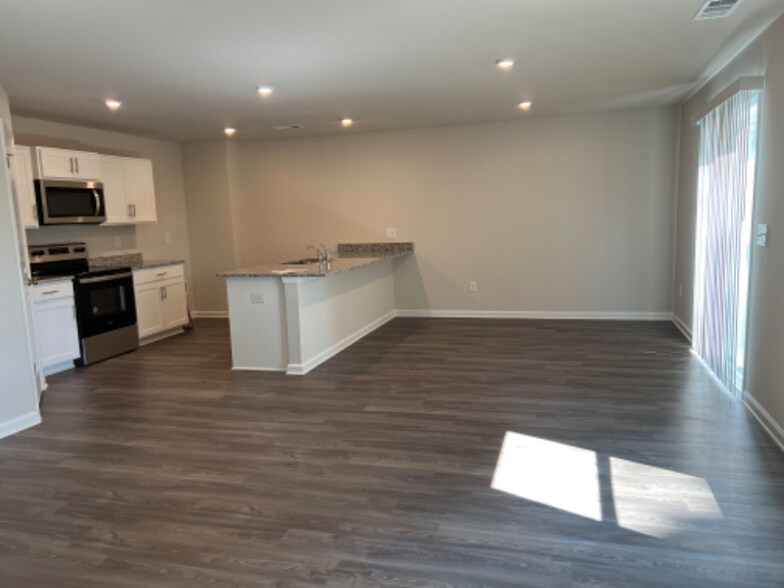 Building Photo - 4119 Garrison Ln