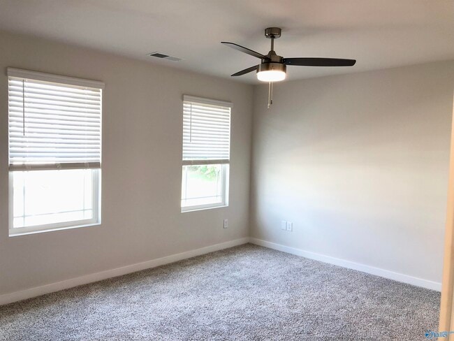 Building Photo - 403 Falls Pointe