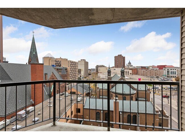 Building Photo - 78 10th St E